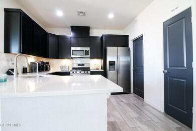 1025 Shields St, Horizon City, TX 79928 - photo 6