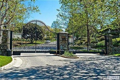 HARBOR RIDGE DRAMATIC DOUBLE ENTRY GATE