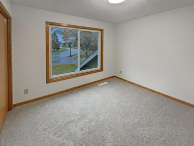 1410 Granada Trail N, Saint Paul, MN 55128 - photo 3