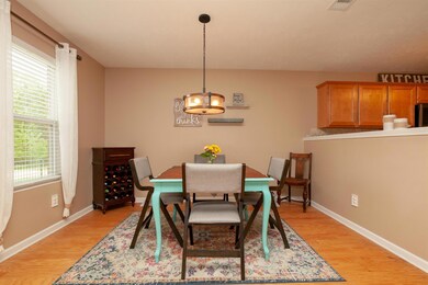 Spacious Breakfast Nook 