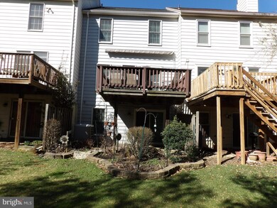 9326 Kendal Cir, Laurel, MD 20723 - photo 2