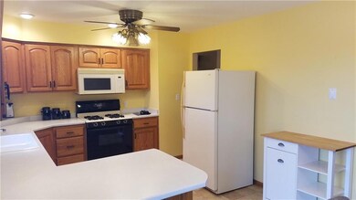 308 E 29th St S, Newton, IA 50208 - photo 7