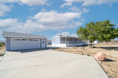 5671 30th St W, Rosamond, CA 93560 - photo 4