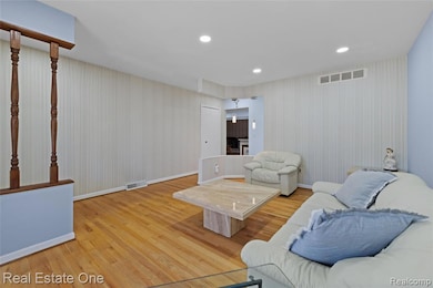 36268 Jeffrey Dr, Sterling Heights, MI 48310 - photo 7