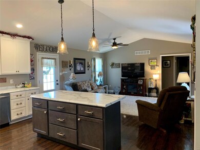 1439 Glenda Dr, Farmington, MO 63640 - photo 3