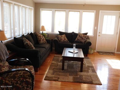 127 Franklin Dr, Dingmans Ferry, PA 18328 - photo 4