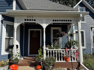 209 3rd St N, Humboldt, IA 50548 - photo 2