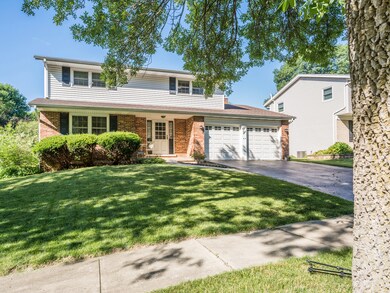 56 Finch Ct, Naperville, IL 60565 - photo 2