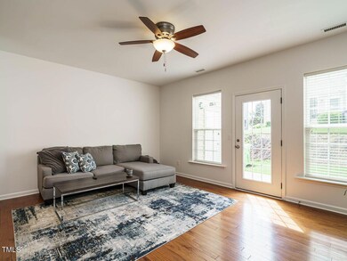 005-1280x960-living-room