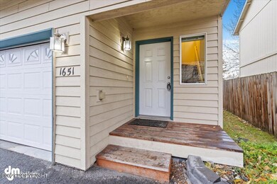 02-Front Exterior_KC_03107