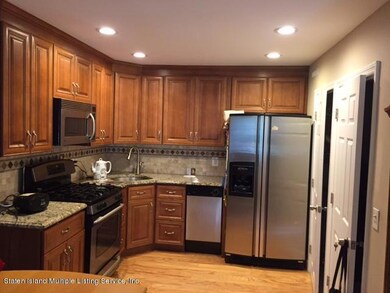 449 Willow Rd E unit 1, Staten Island, NY 10314 - photo 3