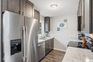 2612 Crestview Dr, Bettendorf, IA 52722 - photo 7