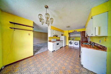 510 E 1st St, West Liberty, IA 52776 - photo 6