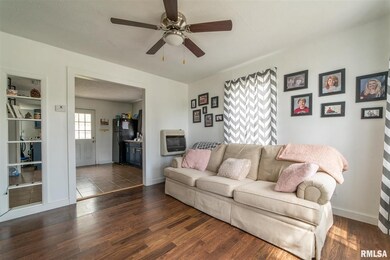 811 S Kickapoo St, Lincoln, IL 62656 - photo 4