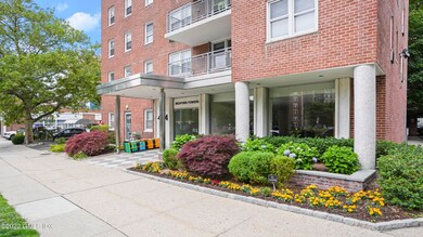 Bedford Towers Condominium unit 7P, Stamford, CT 06901 - photo 2