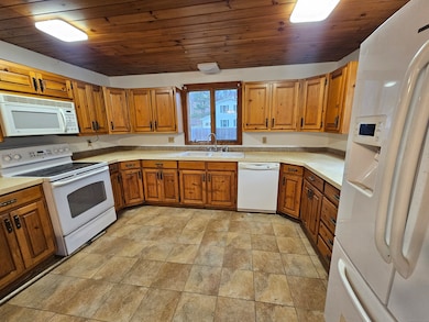 118 Meadow St, Winsted, CT 06098 - photo 6