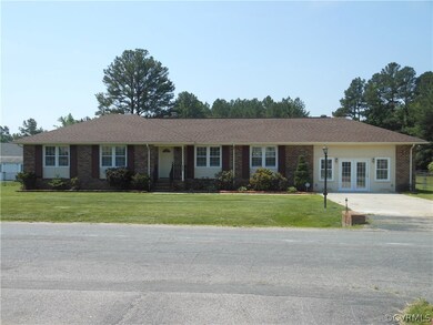 2605 Maury Rd, Petersburg, VA 23805 - photo 2