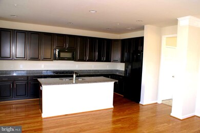 2932 Finsbury Place unit 110, Fairfax, VA 22031 - photo 2