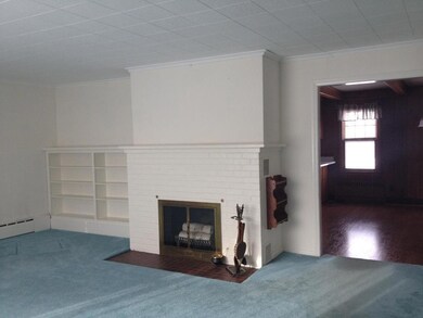 Living Room with Fireplace (1)