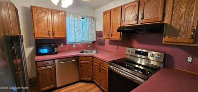 112 Maple Rd, Blakeslee, PA 18610 - photo 4