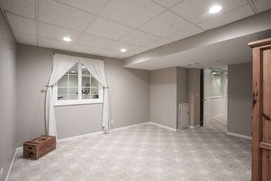 2103 Clear Brook Ct, Naperville, IL 60564 - photo 3