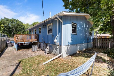 1801 Crescent Dr, Champaign, IL 61821 - photo 7