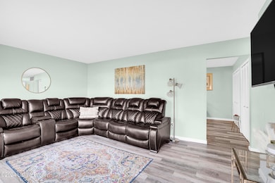 8219 Smyrna Pkwy, Louisville, KY 40228 - photo 4