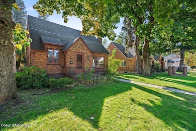 924 E Sherman Ave, Coeur D'Alene, ID 83814 - photo 2