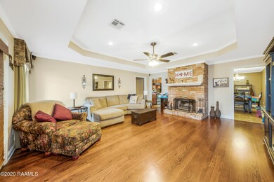 Cozy & spacious living room