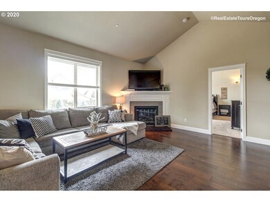 722 E Lincoln St, Carlton, OR 97111 - photo 5