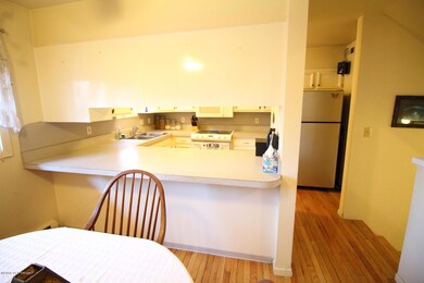 Dining to Kitchen