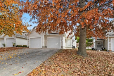 1327 SE Broadway Cir, Lees Summit, MO 64081 - photo 3