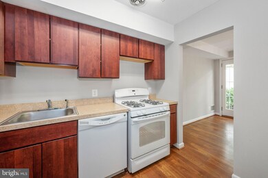 769 Delaware Ave SW unit 174, Washington, DC 20024 - photo 2