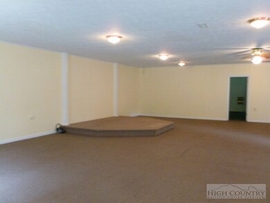 2537 Elk Creek Rd, Deep Gap, NC 28618 - photo 3