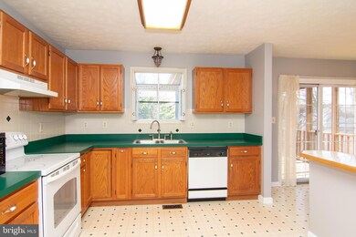 37 O Brien Ave, Taneytown, MD 21787 - photo 4