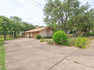 5009 Tahoka Dr, Granbury, TX 76049 - photo 5