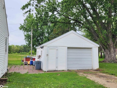 Detached garage