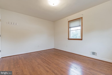 7901 James Ave, Ellicott City, MD 21043 - photo 2