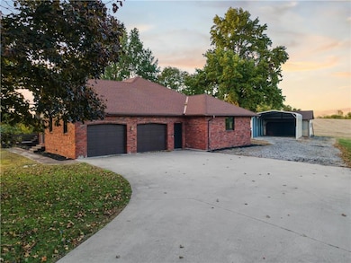 7201 Whitson Rd, Saint Joseph, MO 64507 - photo 4
