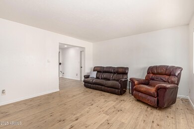 18438 N 31st Ave, Phoenix, AZ 85053 - photo 4