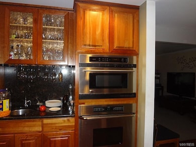wet bar and built in microwave and oven