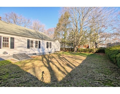 42 Chickering Rd, Lawrence, MA 01843 - photo 5