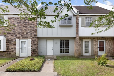 3-web-or-mls-1310 Dulles Dr D-3