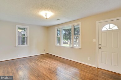 17360 Wilson St, Dumfries, VA 22026 - photo 6