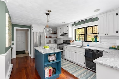 8 Bubbling Brook Rd, Franklin, MA 02038 - photo 2