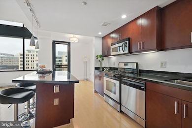 Ventana unit 908, Washington, DC 20004 - photo 2