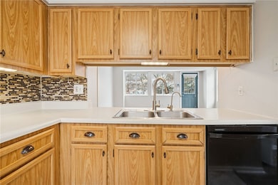 3242 Ward St unit A53, Pittsburgh, PA 15213 - photo 6