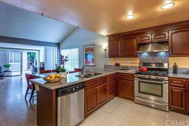 Tastefully upgraded kitchen w/ granite countertops