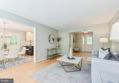 11153 Conestoga Ct, Oakton, VA 22124 - photo 6