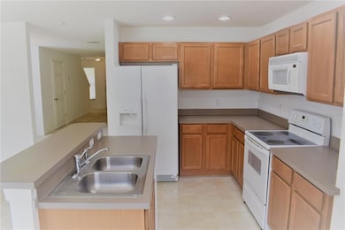 521 Cresting Oak Cir unit 76, Orlando, FL 32824 - photo 4